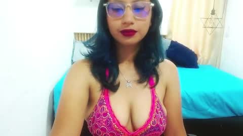 Snapshot of violet_2003 chatting on May 2, 1:49 pm V I O L E T online show from May 2, 1:49 pm