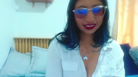 Snapshot of violet_2003 chatting on May 8, 2:55 pm V I O L E T online show from May 8, 2:55 pm