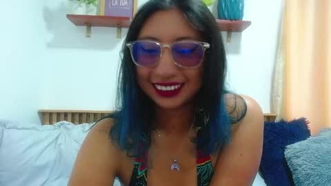 Snapshot of violet_2003 chatting on May 15, 2:13 pm V I O L E T online show from May 15, 2:13 pm