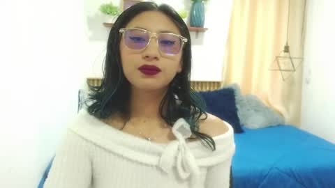 Snapshot of violet_2003 chatting on May 19, 2:01 pm V I O L E T online show from May 19, 2:01 pm