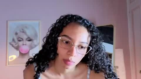 Snapshot of violet__15 chatting on June 29, 11:54 am violet__15 online show from June 29, 11:54 am