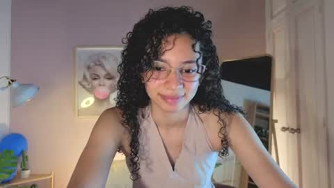 Snapshot of violet__15 chatting on July 6, 12:02 pm violet__15 online show from July 6, 12:02 pm