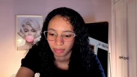 Snapshot of violet__15 chatting on July 16, 12:22 pm violet__15 online show from July 16, 12:22 pm