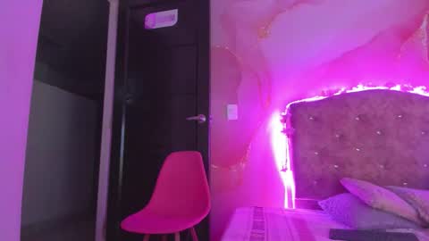 violet__taylor_ online show from January 12, 2:06 am