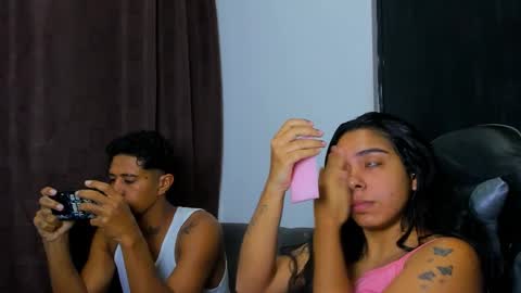 Violet and Myers online show from March 25, 6:25 pm