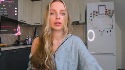 Violet online show from February 5, 1:33 pm