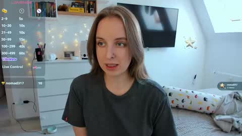 Violet online show from March 22, 1:03 pm