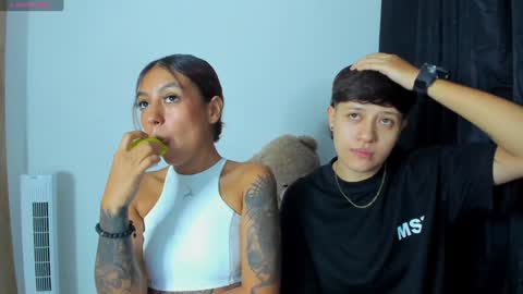 Violet and Casper online show from December 26, 4:32 am