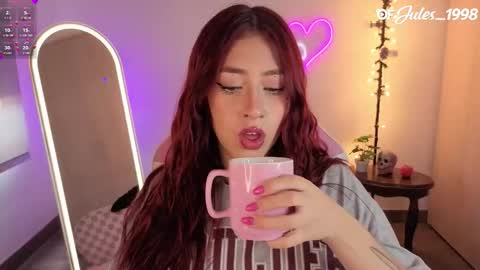 violet online show from March 10, 6:13 pm