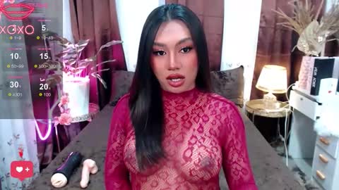 Snapshot of violet_monriets chatting on December 17, 7:47 am VIOLET online show from December 17, 7:47 am