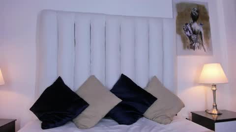 Snapshot of violet_queen2 chatting on November 5, 7:47 pm Mary online show from November 5, 7:47 pm