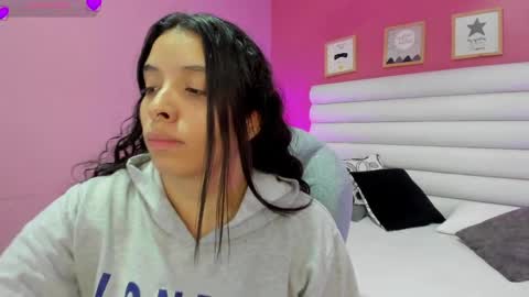 violet_sinclair online show from April 7, 11:32 am