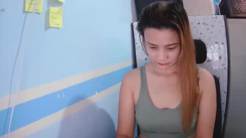 Snapshot of violeta0706 chatting on February 17, 6:32 am violeta0706 online show from February 17, 6:32 am