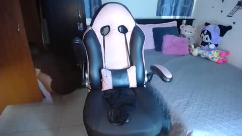 Snapshot of violeta_campbell chatting on October 15, 7:47 pm violeta.. online show from October 15, 7:47 pm