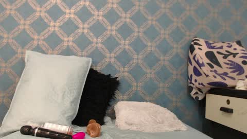 Snapshot of violeta_cute18 chatting on December 28, 1:08 am Violeta online show from December 28, 1:08 am