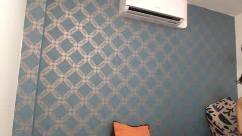 Snapshot of violeta_cute18 chatting on January 5, 1:13 am Violeta online show from January 5, 1:13 am