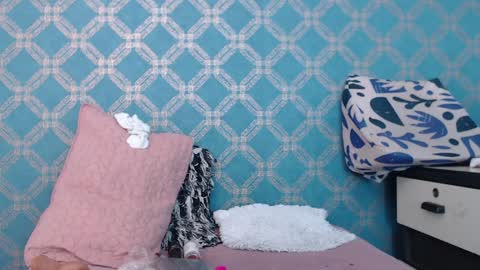 Snapshot of violeta_cute18 chatting on January 6, 1:09 am Violeta online show from January 6, 1:09 am