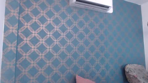 Snapshot of violeta_cute18 chatting on January 25, 1:21 am Violeta online show from January 25, 1:21 am