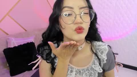 Snapshot of violeta_diazz chatting on October 28, 10:01 pm online show from October 28, 10:01 pm