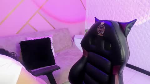 Snapshot of violeta_diazz chatting on December 22, 9:45 pm online show from December 22, 9:45 pm