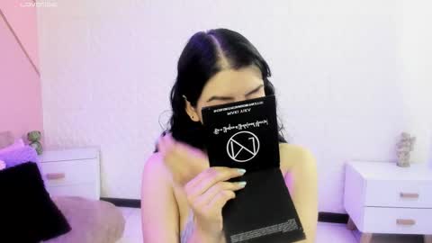 Snapshot of violeta_diazz chatting on February 9, 9:30 pm online show from February 9, 9:30 pm