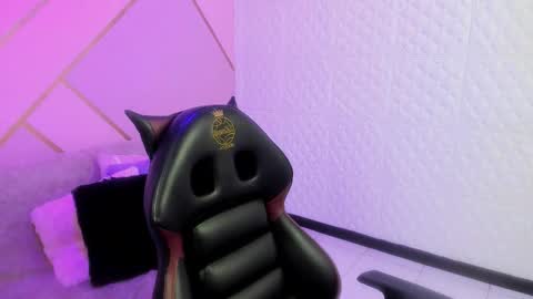 Snapshot of violeta_diazz chatting on February 18, 9:22 pm online show from February 18, 9:22 pm