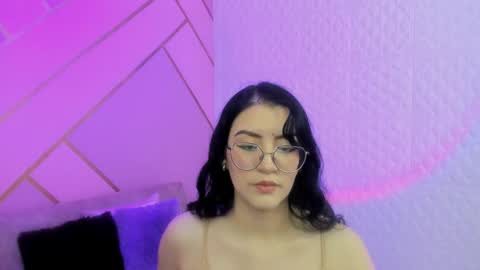 Snapshot of violeta_diazz chatting on February 21, 9:05 pm online show from February 21, 9:05 pm