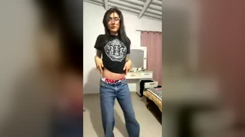 Snapshot of violeta_foxz chatting on June 12, 4:44 am Violeta online show from June 12, 4:44 am
