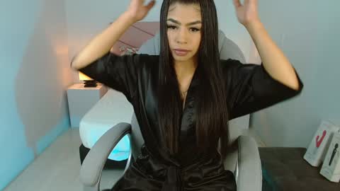 Snapshot of violeta_leon chatting on January 18, 7:58 pm Violeta leon online show from January 18, 7:58 pm