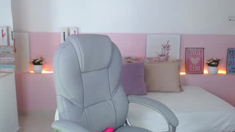 Snapshot of violeta_leon chatting on February 11, 6:19 am Violeta leon online show from February 11, 6:19 am