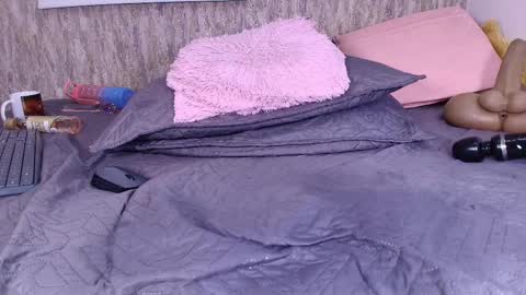 Snapshot of violeta_london chatting on February 21, 9:13 am violeta london online show from February 21, 9:13 am