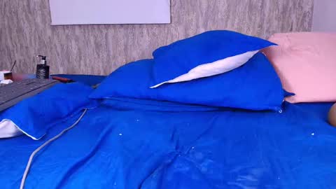 Snapshot of violeta_london chatting on March 1, 9:18 am violeta london online show from March 1, 9:18 am