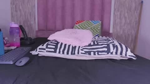 Snapshot of violeta_london chatting on September 9, 11:54 am violeta london online show from September 9, 11:54 am