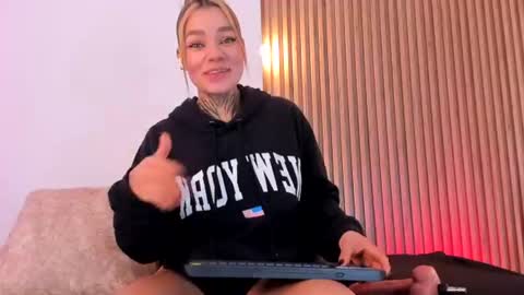 Violeta online show from June 8, 2:06 pm