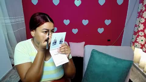 Snapshot of violeta_rouses chatting on May 1, 3:05 pm violeta_rouses online show from May 1, 3:05 pm