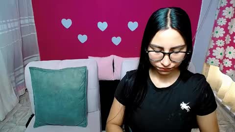 Snapshot of violeta_rouses chatting on May 25, 12:55 pm violeta_rouses online show from May 25, 12:55 pm