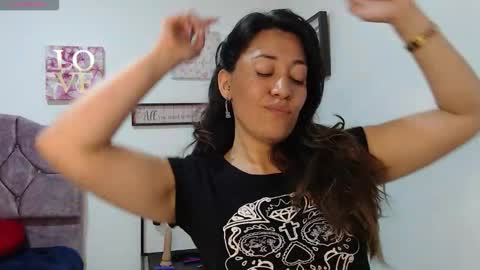 violeta_scott_ online show from March 18, 3:37 pm