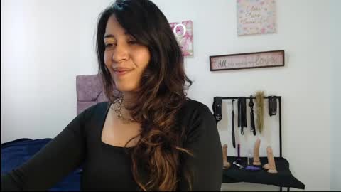 violeta_scott_ online show from May 13, 4:26 pm