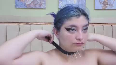Snapshot of violeta_tepes chatting on June 20, 8:11 pm violeta_tepes online show from June 20, 8:11 pm