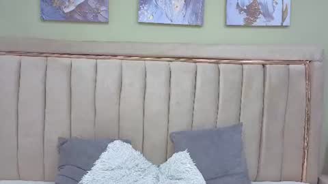 Snapshot of violeta_tepes chatting on June 21, 8:17 am violeta_tepes online show from June 21, 8:17 am