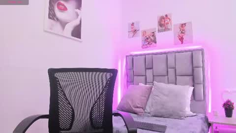 Snapshot of violeta_velvet_ chatting on June 26, 4:00 pm online show from June 26, 4:00 pm
