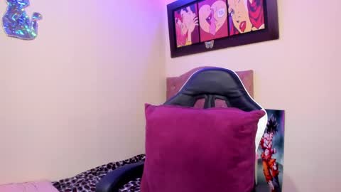 Snapshot of violetalee chatting on March 4, 5:56 pm Jimena online show from March 4, 5:56 pm