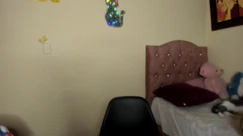 Snapshot of violetalee chatting on September 17, 2:13 am Jimena online show from September 17, 2:13 am