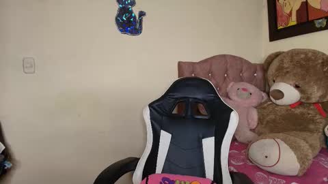 Snapshot of violetalee chatting on December 1, 8:03 pm Jimena online show from December 1, 8:03 pm