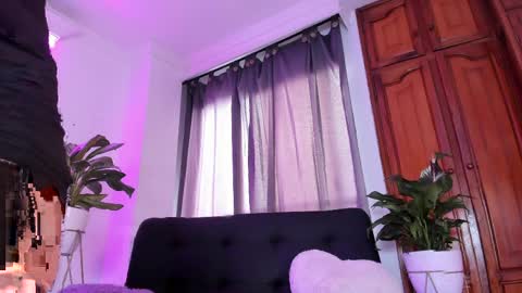 Snapshot of violetarainn chatting on May 2, 5:29 pm Violeta online show from May 2, 5:29 pm