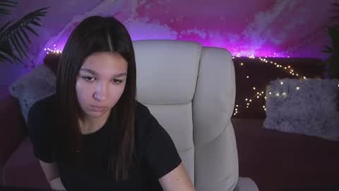 violetastarr online show from April 9, 6:02 am