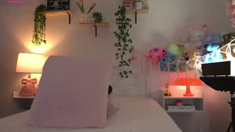 Snapshot of violeth___ chatting on July 7, 11:47 am violeth___ online show from July 7, 11:47 am