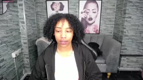 violeth_b online show from September 18, 12:40 pm