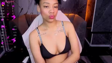 violeth_b online show from November 26, 1:06 am