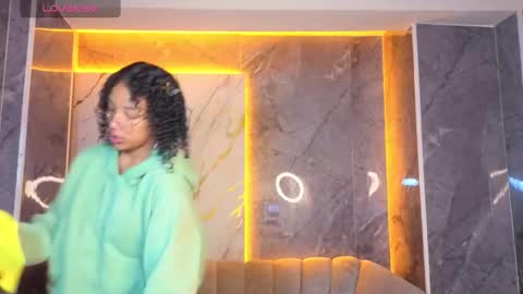 violeth_b online show from January 7, 12:40 pm